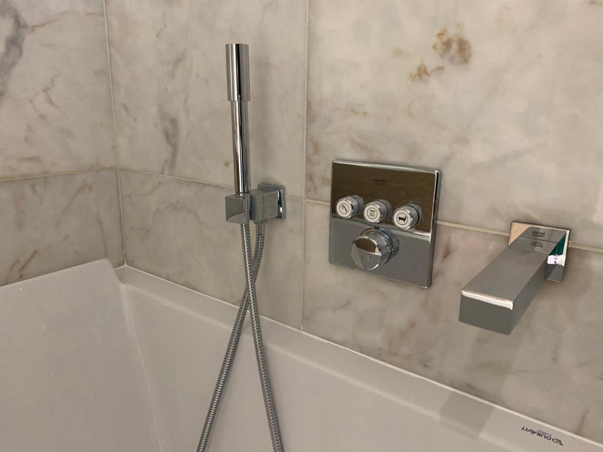 New!! Luxury Avenida Da Liberdade Flat- With Rooftop And Pool Apartment Lisbon Luaran gambar