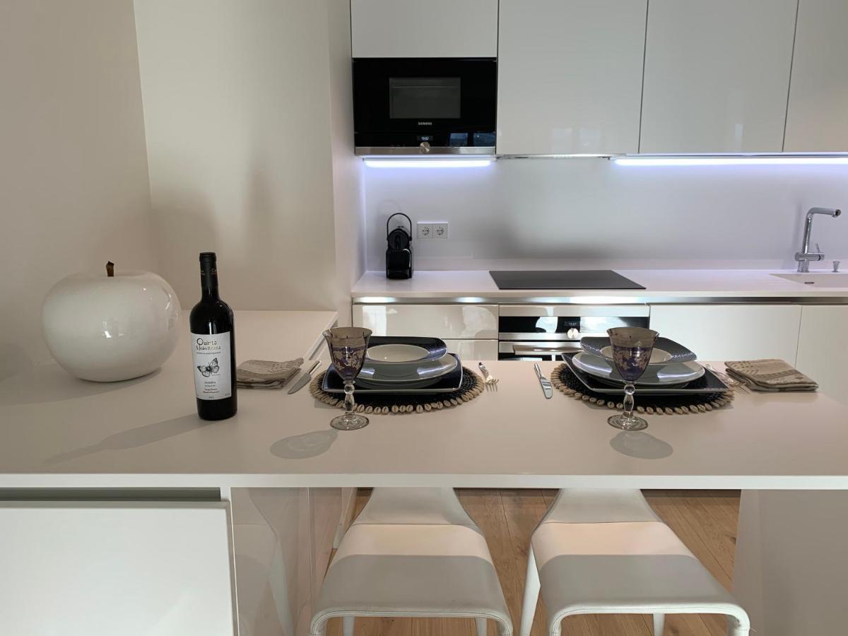 New!! Luxury Avenida Da Liberdade Flat- With Rooftop And Pool Apartment Lisbon Luaran gambar