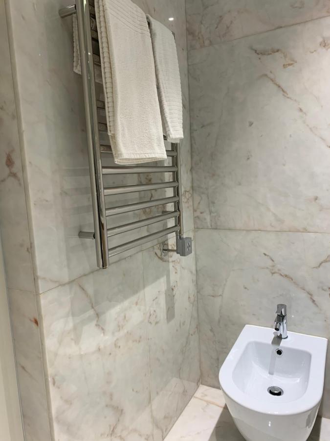 New!! Luxury Avenida Da Liberdade Flat- With Rooftop And Pool Apartment Lisbon Luaran gambar