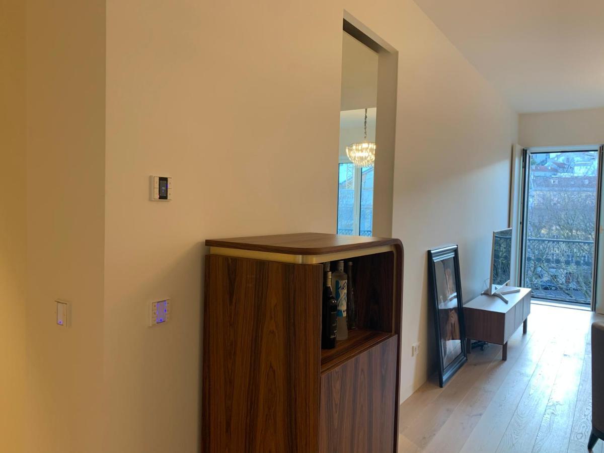 New!! Luxury Avenida Da Liberdade Flat- With Rooftop And Pool Apartment Lisbon Luaran gambar